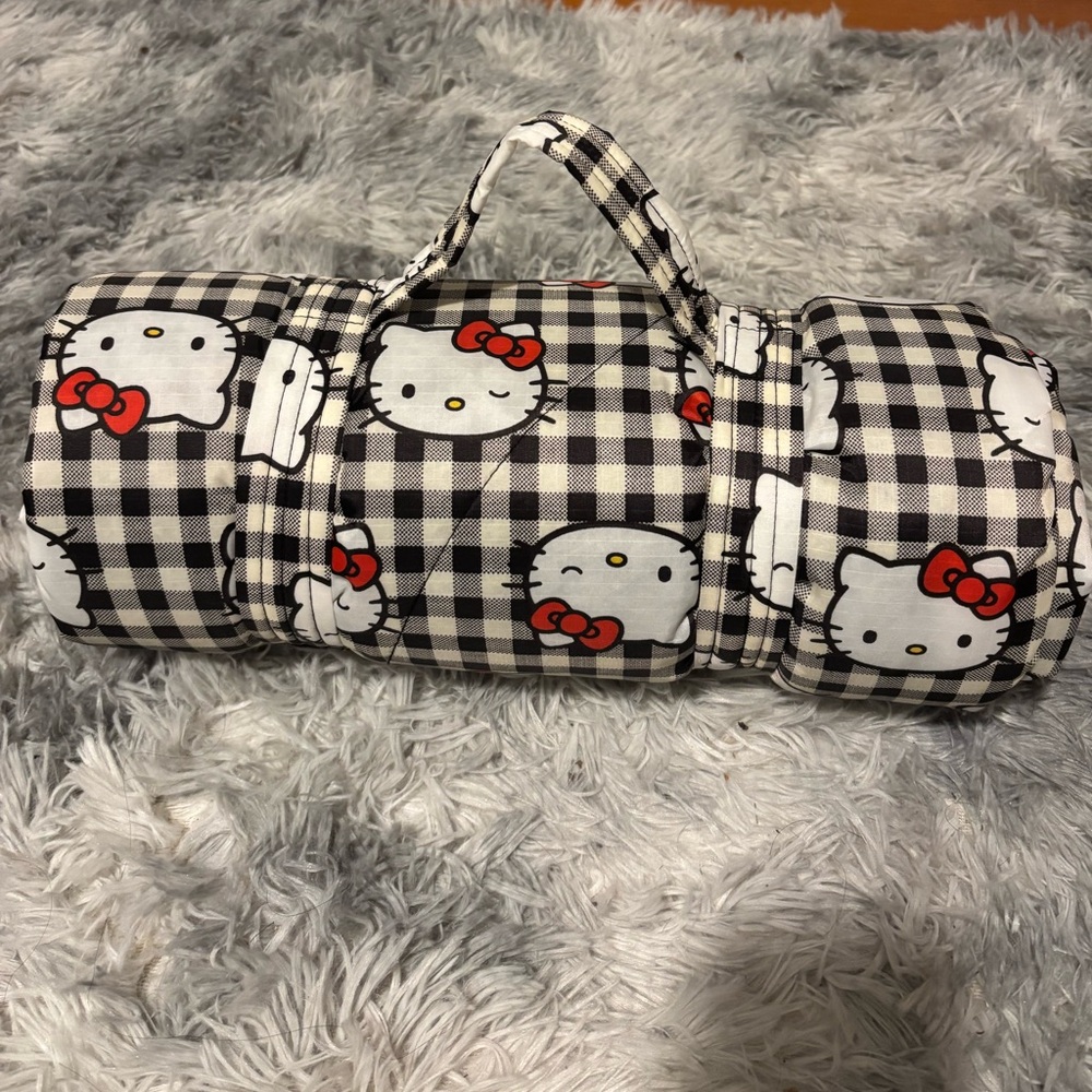 NWOT Sanrio Hello Kitty Picnic Blanket